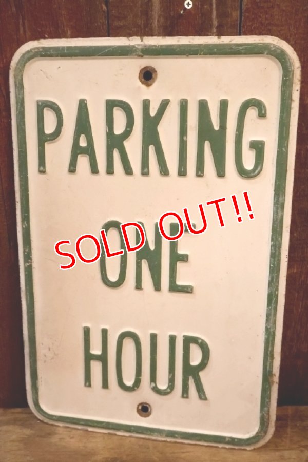 画像1: dp-260204-08 PARKING ONE HOUR STEEL EMBOSSED STREET ROAD SIGN