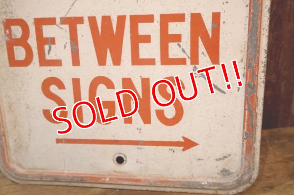 画像4: dp-260204-08 NO PARKING BETWEEN SIGNS → STEEL EMBOSSED STREET ROAD SIGN