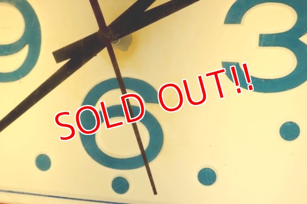 画像4: dp-260204-04 PEPSI 1970's-1980's Lighted Wall Clock