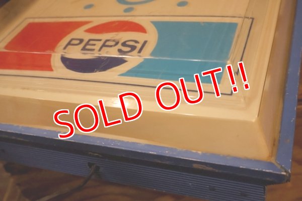 画像10: dp-260204-04 PEPSI 1970's-1980's Lighted Wall Clock