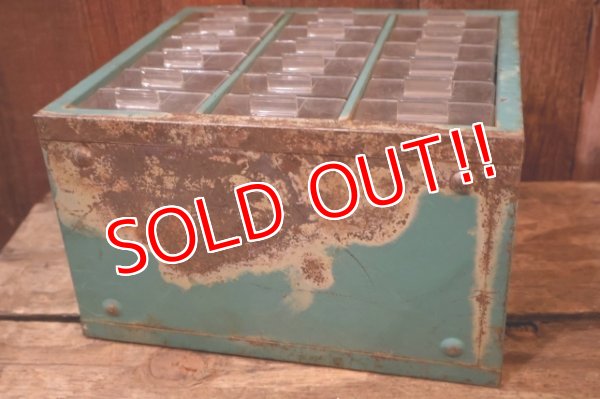 画像17: dp-260204-54 EVEREADY / 1950's-1960's Miniature LAMPS Metal Cabinet