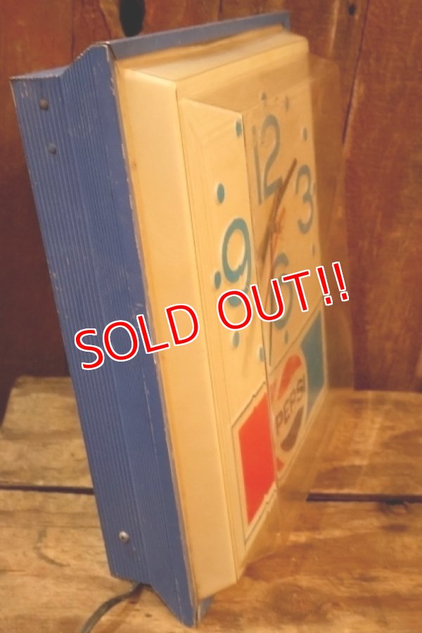 画像11: dp-260204-04 PEPSI 1970's-1980's Lighted Wall Clock