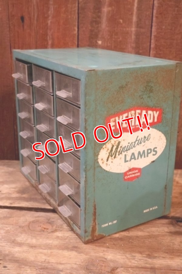 画像1: dp-260204-54 EVEREADY / 1950's-1960's Miniature LAMPS Metal Cabinet