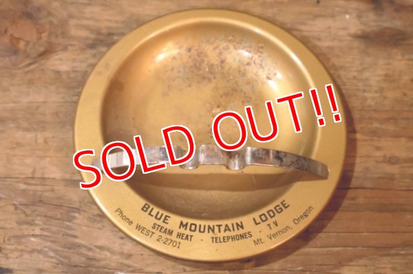 画像1: dp-260204-60 1950's Metal Ashtray "BLUE MOUNTAIN LODGE"