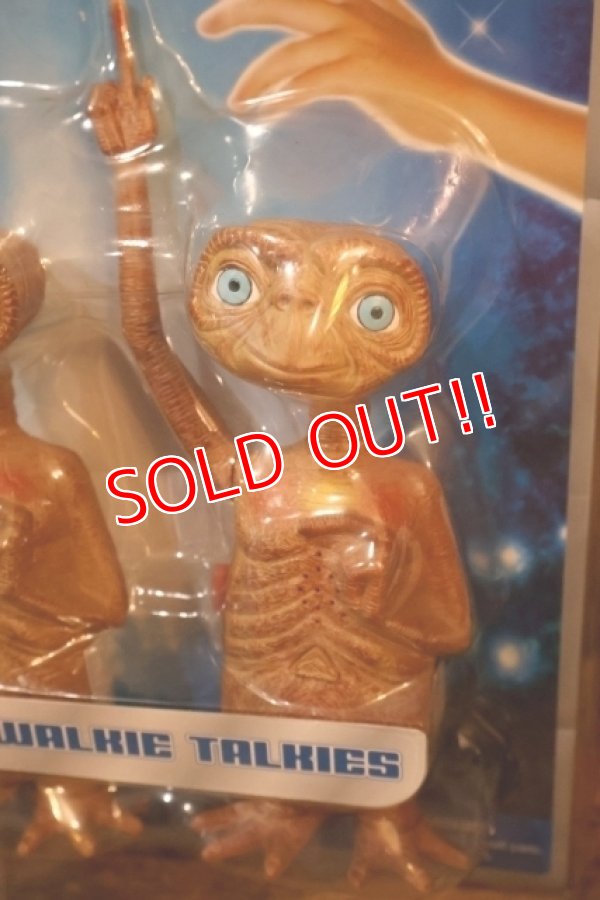 画像3: ct-260322-03 E.T. / COLUMBIA 2002 TOYS “Я” US Exclusively E.T. WALKIE TALKIES