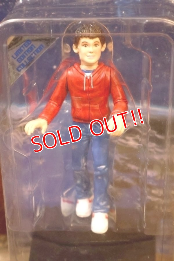 画像2: ct-260322-01 E.T. / ELLIOT 2002 TOYS “Я” US Exclusively Limited Edition Figure