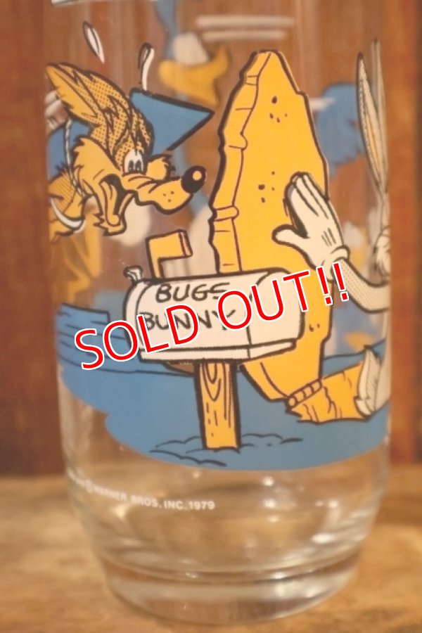 画像4: gs-260601-02 Bugs Bunny, Road Runner & Wile E. Coyote / PEPSI 1979 Collector Series Glass