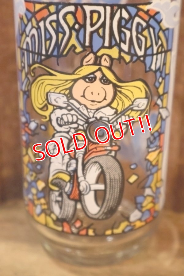画像2: gs-260601-06 Muppets / McDonald's 1981 "The Great Muppet Caper!" Miss Piggy Glass