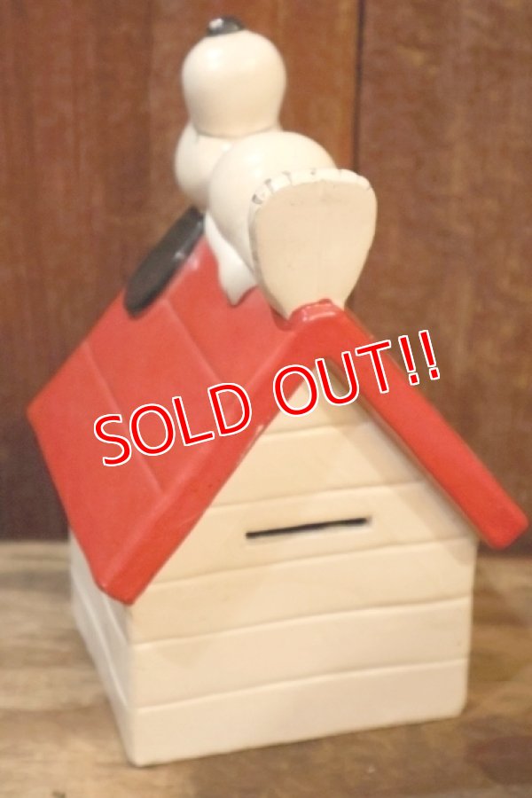 画像4: ct-260801-02 Snoopy / Determined 1970's Coin Bank "Snoopy House"