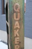画像3: dp-260901-15 QUAKER STATE MOTOR OIL 1950's ONE U.S. QUART CAN DISPLAY RACK