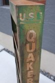 画像2: dp-260901-15 QUAKER STATE MOTOR OIL 1950's ONE U.S. QUART CAN DISPLAY RACK
