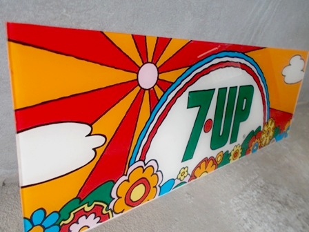 画像:  dp-120925-02 7up × Peter Max / 70's Plastic sign