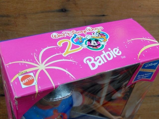 画像: ct-131121-23 Walt Disney World /  Mattel 2000 Barbie Doll 