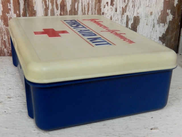 画像: dp-140201-03 Johnson & Johnson / 80's First Aid Kit