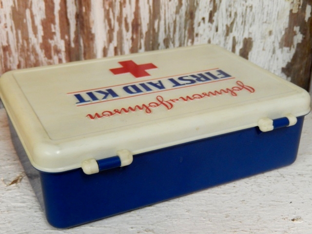画像: dp-140201-03 Johnson & Johnson / 80's First Aid Kit