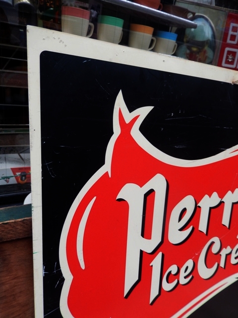画像: dp-140116-01 Perry's Ice Cream / Vintage W-side Plastic sign