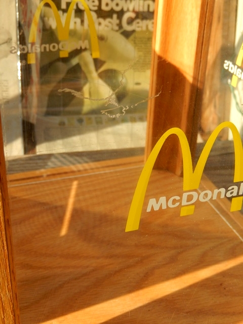 画像: dp-141001-03 McDonald's / Donation Box