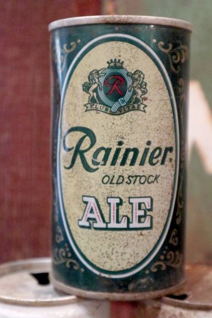 画像1: nt-200901-01 Rainier Old Stock Ale / Vintage 12 FL.OZ Can