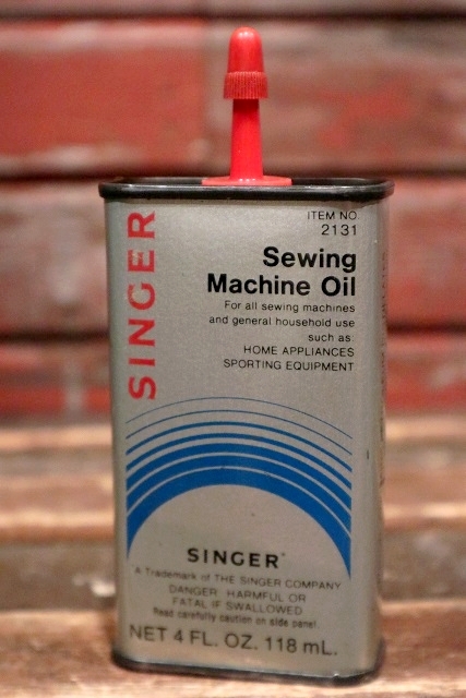 画像1: dp-220301-56 Singer / Vintage Sewing Machine Handy Oil Can