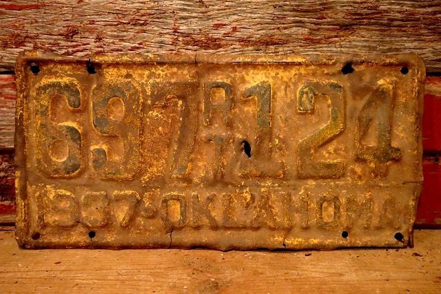 画像1: dp-230601-21 License Plate 1937 OKLAHOMA "697 RT 124"