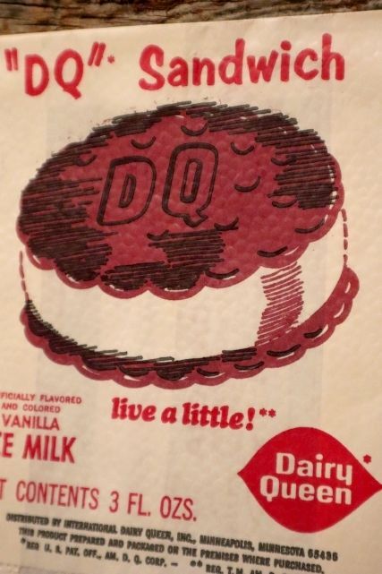 画像2: dp-231001-26 Dairy Queen / 1960's "DQ" Sandwich Paper Bag (A)