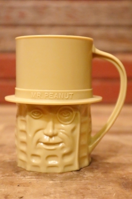 画像1: ct-231211-06 PLANTERS / MR.PEANUT 1950's Plastic Mug (Light Brown)