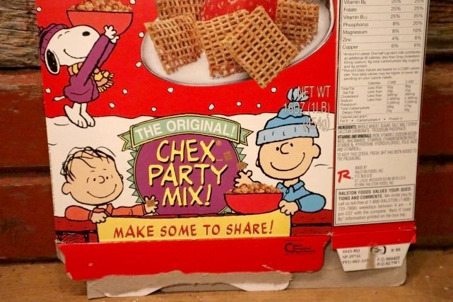 画像2: ct-231101-21 PEANUTS / Chex 1990's Cereal Box (B)