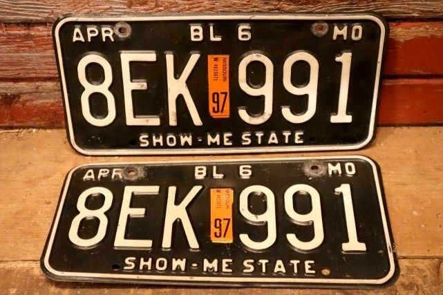 画像1: dp-201101-27 License Plate 1980's MISSOURI "8EK 991" Set