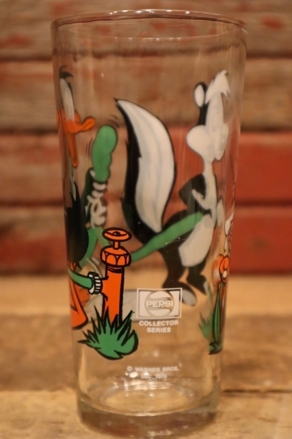 画像4: gs-240301-07 Pepe Le Pew & Daffy Duck / PEPSI 1976 Collector Series Glass