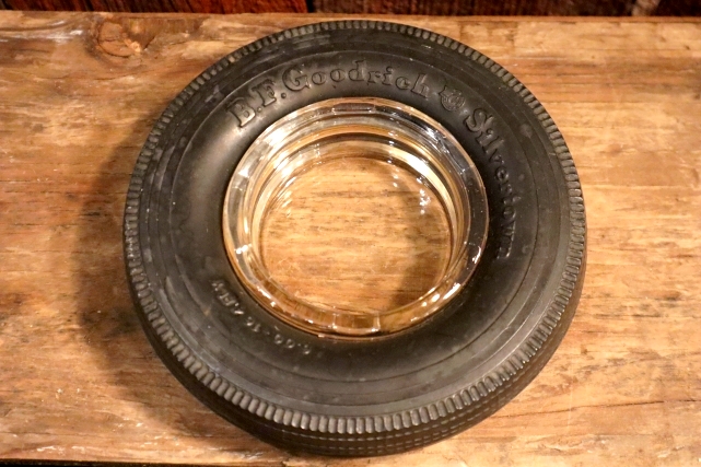 画像1: dp-250320-30 B.F. Goodrich Silvertown 1940's-1950's Tire Ashtray