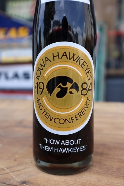 画像2: ck-013 University of Iowa / Iowa Hawkeyes 1984 Coca Cola Bottle