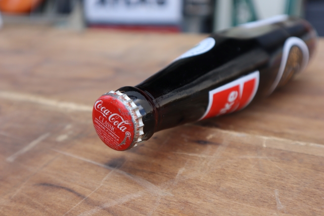 画像4: ck-015 University of Iowa / Iowa Hawkeyes 1985 Coca Cola Bottle