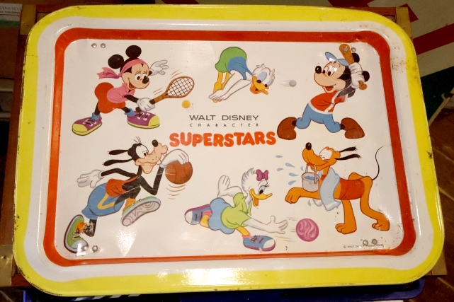 画像1: ct-250618-07 WALT DISNEY CHARACTERS / 1970's Kid's Tin Table