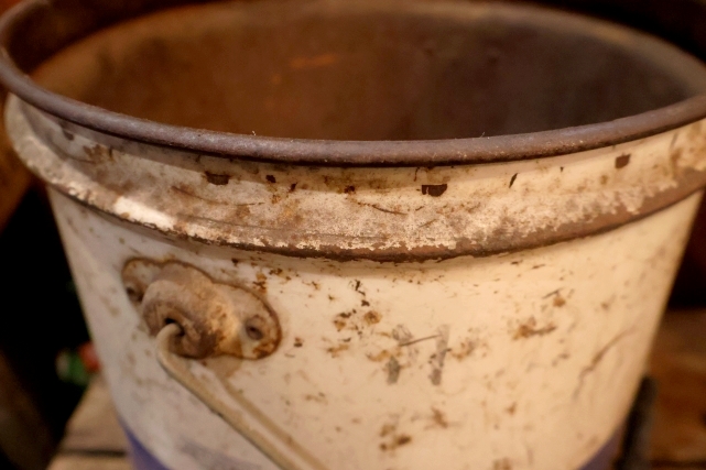 画像9: dp-250618-65 Mobil 1970's 5 U.S. GALLONS GREASE CAN