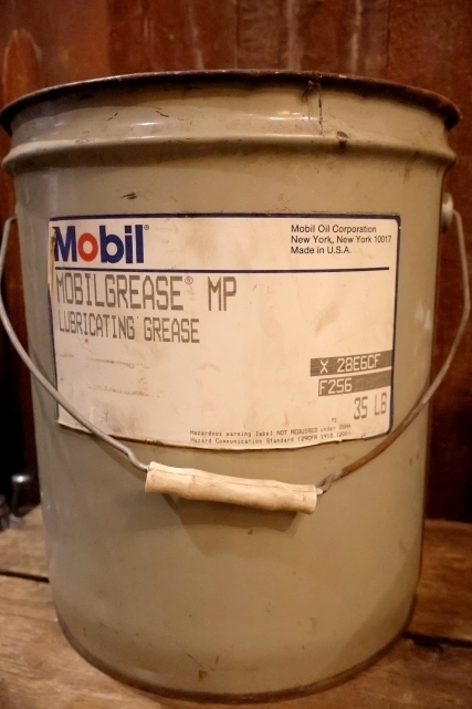画像3: dp-250618-60 Mobil 1980's 5 U.S. GALLONS CAN