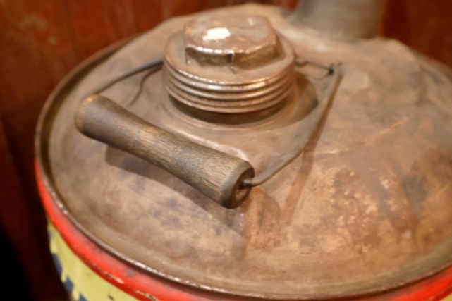 画像7: dp-251008-87 RICHFIELD 1950's RICHLUBE 5 U.S. GALLONS MOTOR OIL CAN