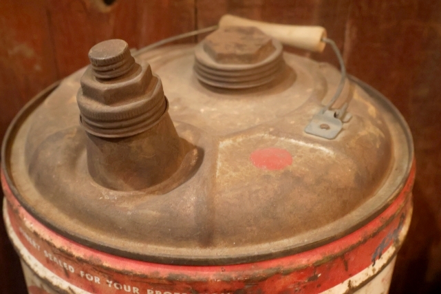 画像8: dp-251008-80 KENDALL 1950's  5 U.S. GALLONS MOTOR OIL CAN