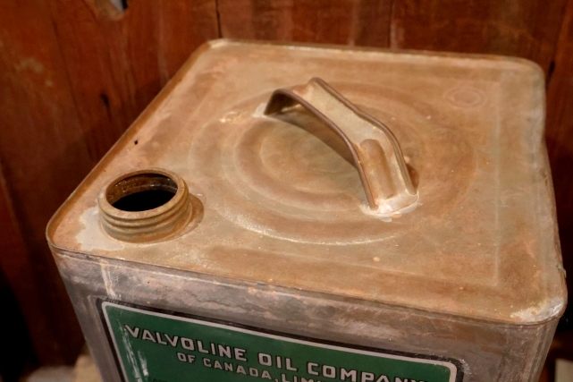 画像7: dp-251008-87 VALVOLINE 1930's 4 IMPERIAL GALLONS OIL CAN