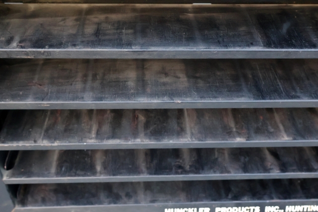 画像3: dp-251010-04 HUNCKLER PRODUCTS INC., 1960's PIK-A-NUT PAK ASSORTMENT METAL DISPLAY RACK