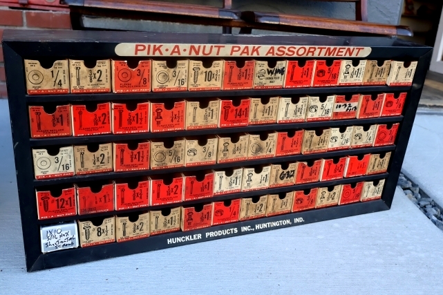 画像1: dp-251010-04 HUNCKLER PRODUCTS INC., 1960's PIK-A-NUT PAK ASSORTMENT METAL DISPLAY RACK