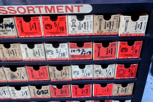 画像7: dp-251010-04 HUNCKLER PRODUCTS INC., 1960's PIK-A-NUT PAK ASSORTMENT METAL DISPLAY RACK