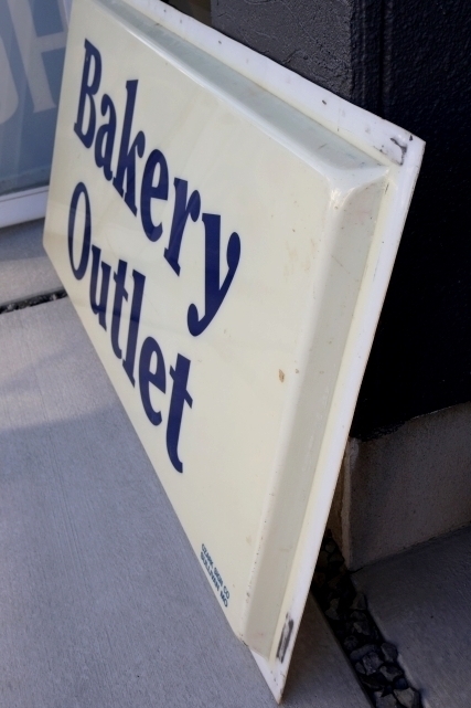 画像9: dp-240508-67 【※店頭ピックのみ】Bakery Outlet 1990's-2000's Store Sign