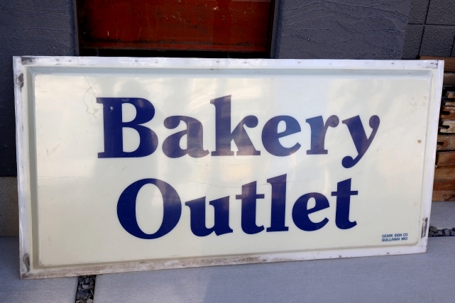 画像1: dp-240508-67 【※店頭ピックのみ】Bakery Outlet 1990's-2000's Store Sign