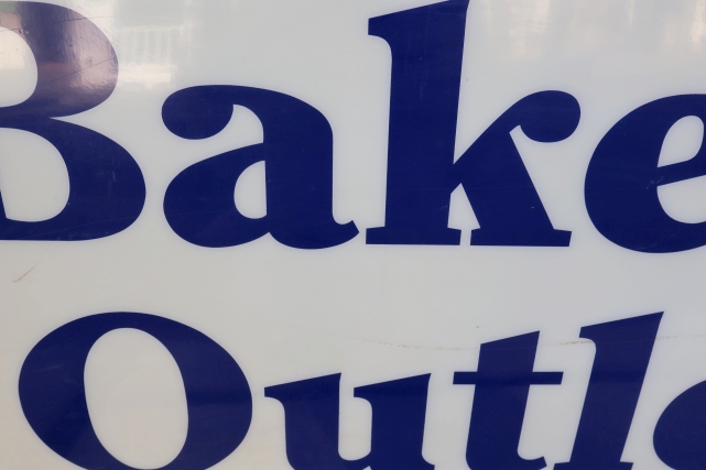 画像4: dp-240508-67 【※店頭ピックのみ】Bakery Outlet 1990's-2000's Store Sign