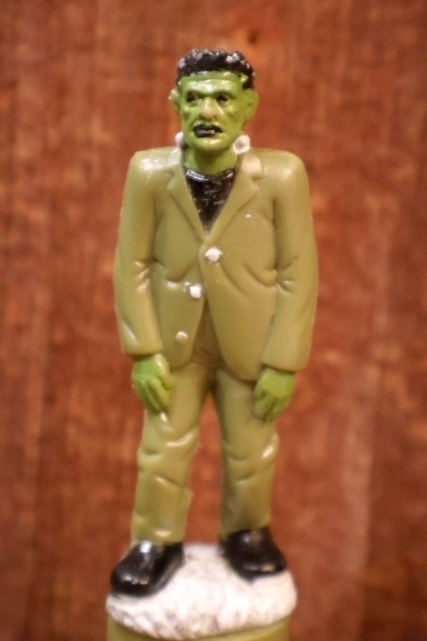 画像2: ct-250618-07 UNIVERSAL STUDIOS MONSTERS FRANKENSTEIN / SNICKERS 1996 Candy Tube Topper