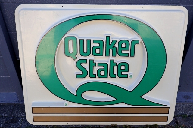 画像1: dp-250531-08 【※店頭ピックのみ】Quaker State 1980's Large Plastic Sign