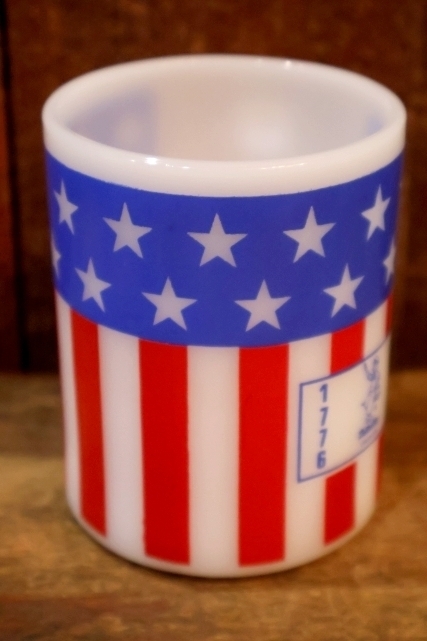 画像5: dp-251201-23 Dutch Boy PAINTS / FEDERAL 1976 Milk Glass Mug