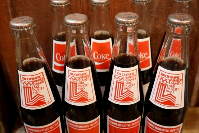 画像7: ck-066 XIII Olympic Winter Games Lake Placid 1980 Coca-Cola 10 FL. OZ Bottle set of 8