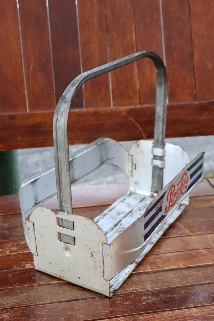画像4: dp-260204-23 PEPSI-COLA 1950's Metal Bottle Carrier