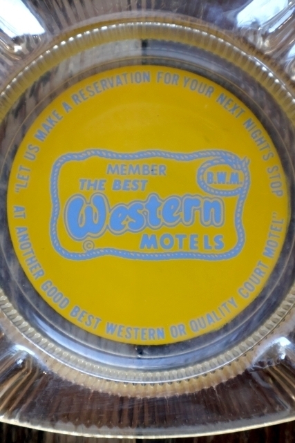 画像1: dp-260204-60 THE BEST Western MOTELS VINTAGE GLASS ASHTRAY